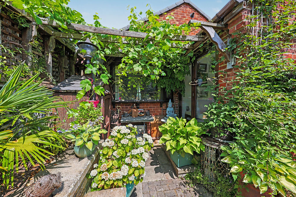 Chestnut Close